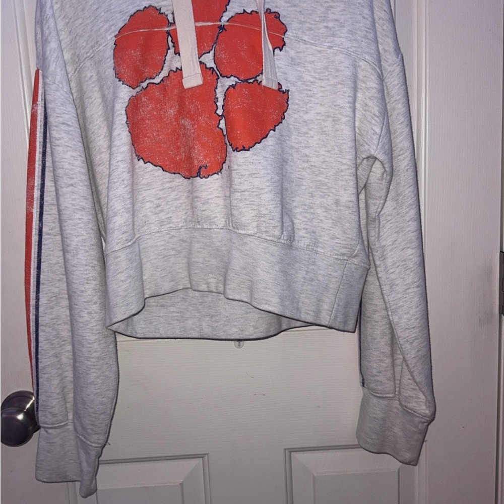Rivalry Threads Gray and Orange Graphic Crop Sweatshirt